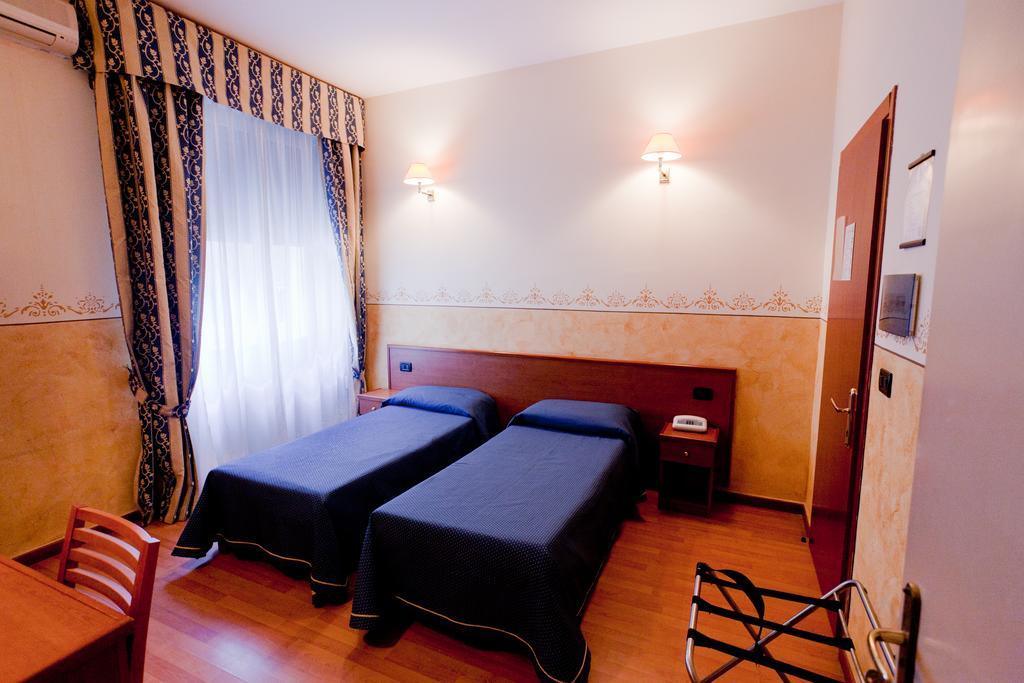 Hotel Lungomare Reggio de Calabre Extérieur photo