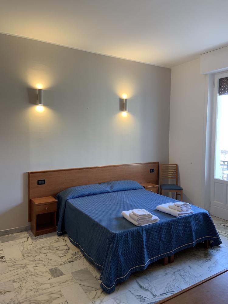 Hotel Lungomare Reggio de Calabre Extérieur photo