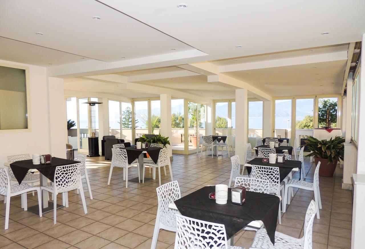 Hotel Lungomare Reggio de Calabre Extérieur photo