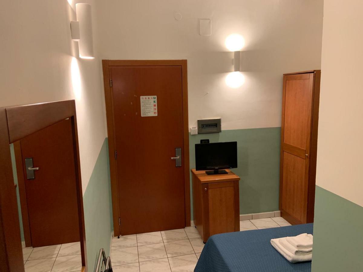 Hotel Lungomare Reggio de Calabre Extérieur photo