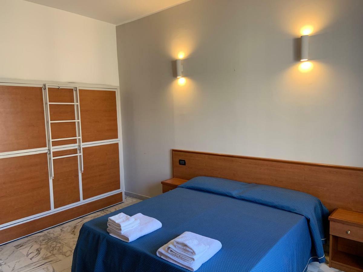 Hotel Lungomare Reggio de Calabre Extérieur photo